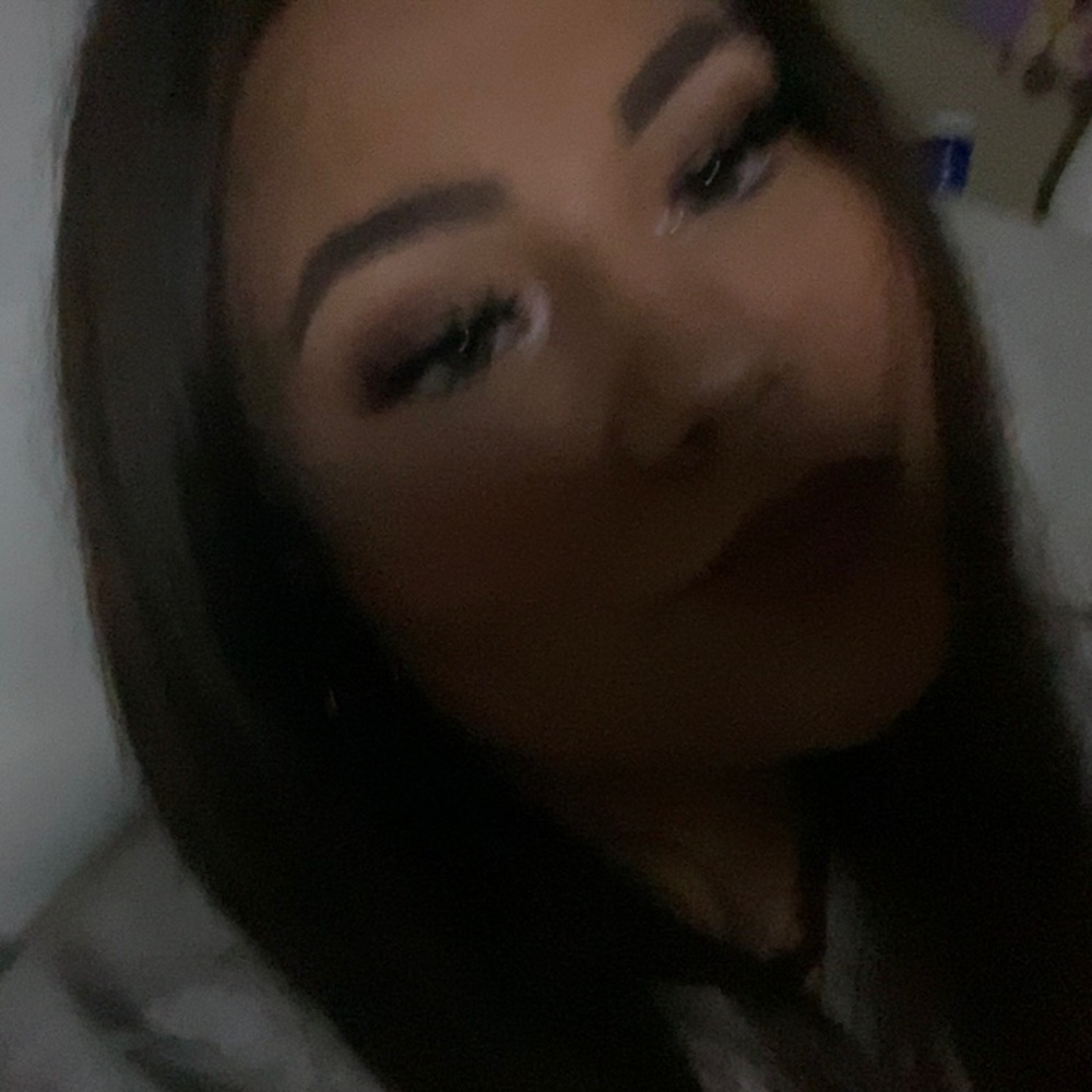 Meet your Posher, Aniaya